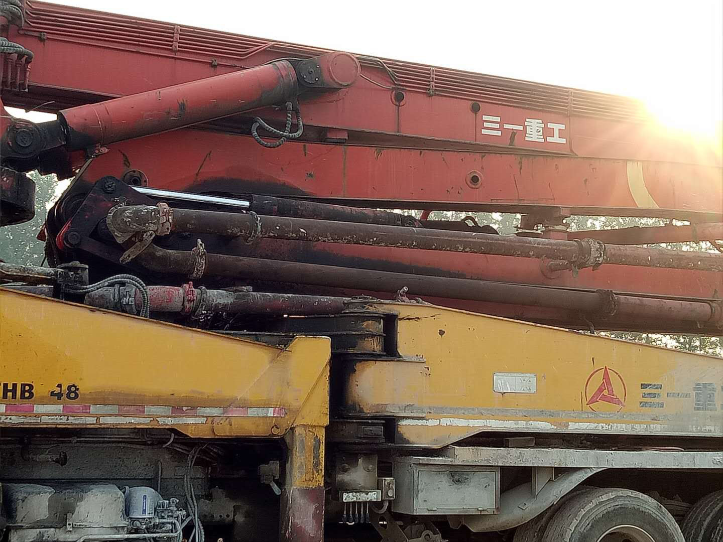 Second Hand Concrete Mixer Trucks / Concrete Pump Truck 37m 38m 47m 48m