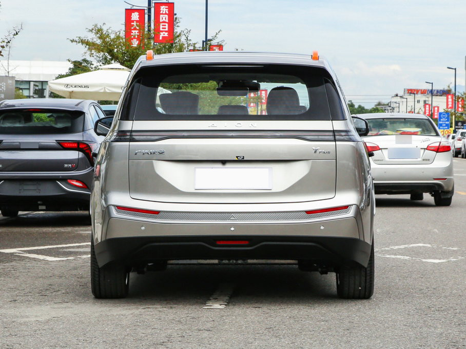 402km 4 Wheel Drive Electric Vehicles GAC Aion Y Max Speed 150km/h