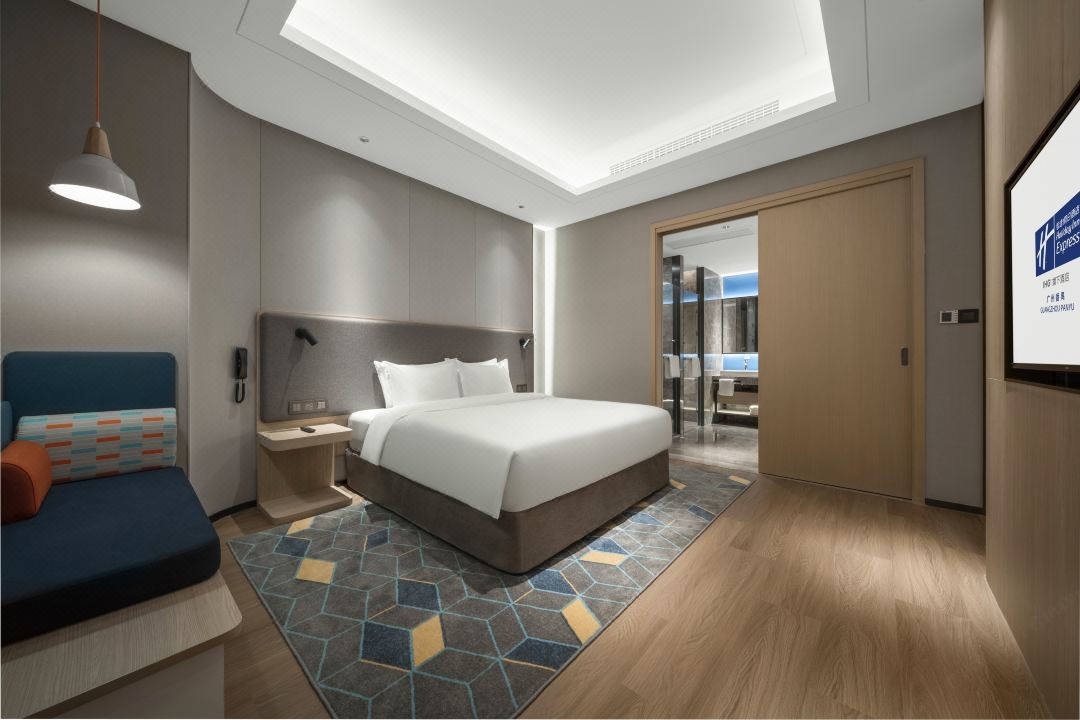Hotel Guest Room Furniture for Comfortable and Contemporary Hotel Accommodations