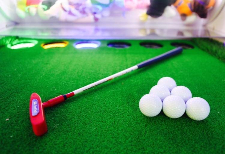 Booths Mini Golf Coin Operated Amusement Machines , Children Commercial Arcade Machines