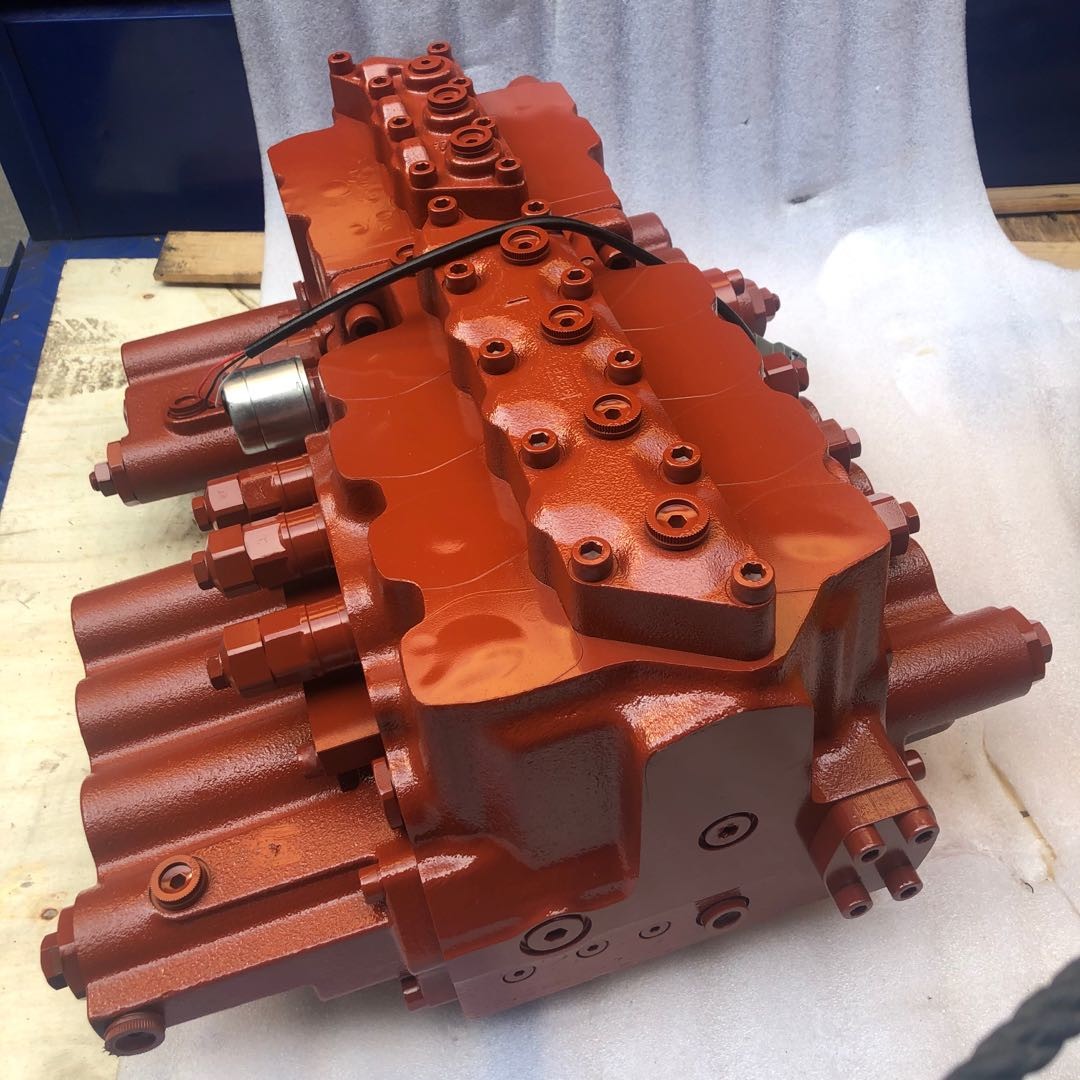 Crawler EX200-1 EX200-2 EX200-3 Excavator Control Valve For Hitachi Control Main Valve