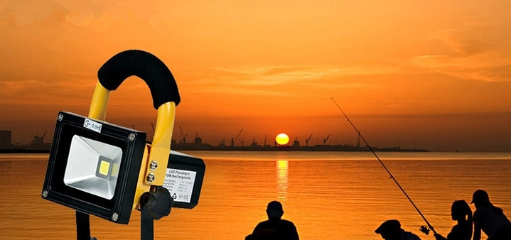 Emergency Outdoor Rechargeable LED Flood Light IP65 Waterproof 4-5 Hours