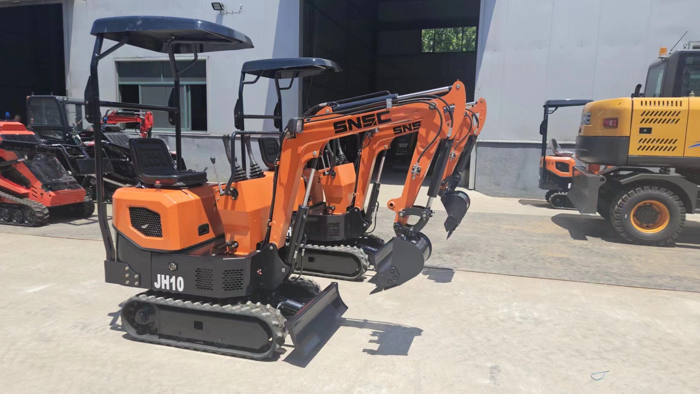 1 Ton Small Crawler Excavator Digger Machine Equipped With Tianjin Hydraulic Pump