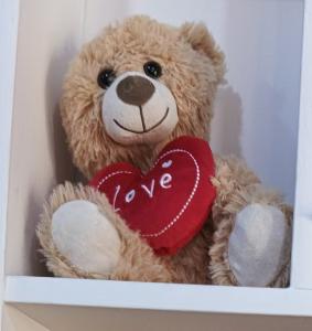Quality Plush toys stuffed dolls holiday gifts cute cartoon animal toys with red love heart bear toys wholesale