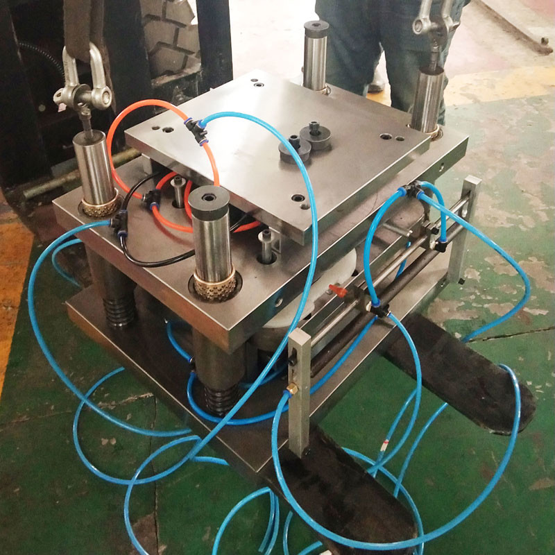 Single Crank 63T Pneumatic Punching Machine 1000*1200mm Aluminium Hole Punch Machine With Feeder