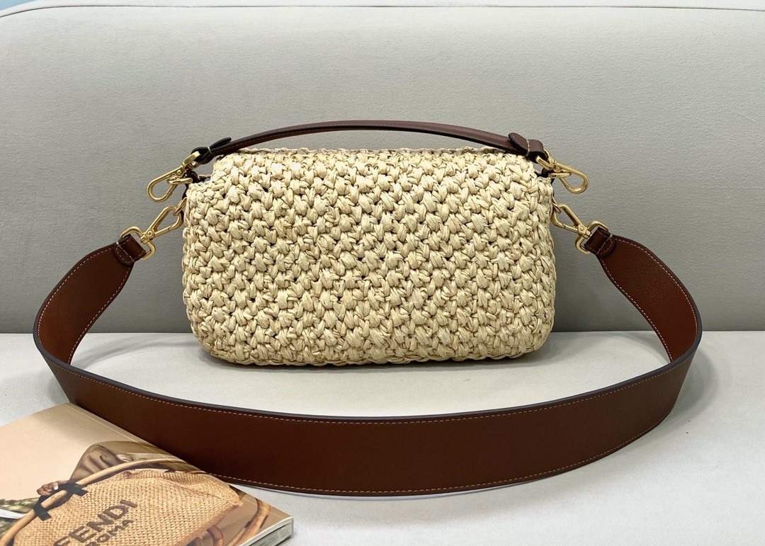 Newest Classic Baguette model Bag Straw Weaving Series Of Pure Hand Woven Handbag Lazy French Style Cross-Body Bag