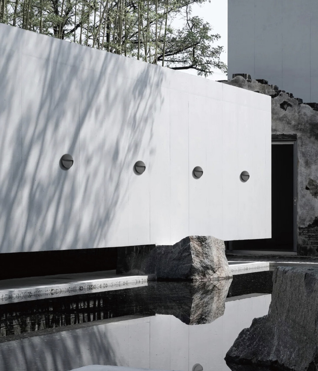 Outdoor LED Wall Light Fixture Circular Square Garden Wall Mounted Lights Customized Color