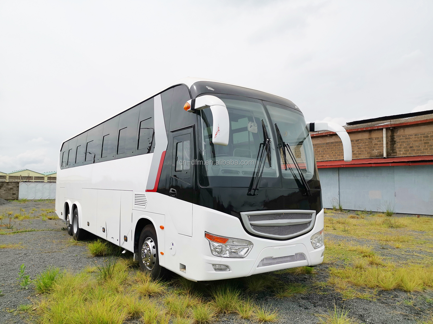 59 Seats Luxury Coach Bus for Public Transportation Diesel Fuel Type and Reading Lamp