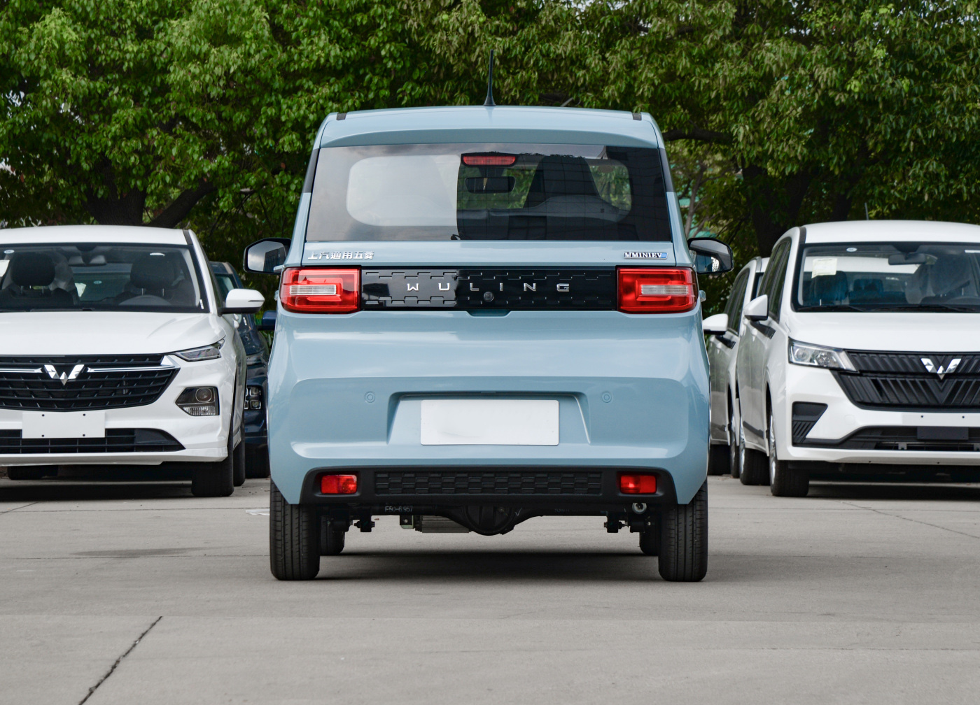 Hongguang MINIEV 4 seater electric car 2022 easy model lithium iron phosphate small new energy vehicle travel convenience