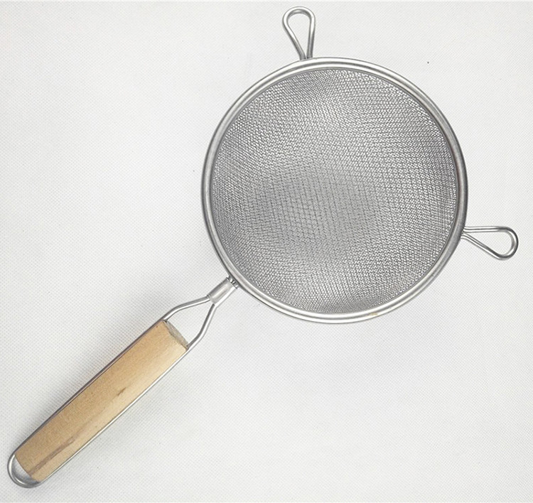 New design kitchen helper stainless steel mesh strianer with wooden handle