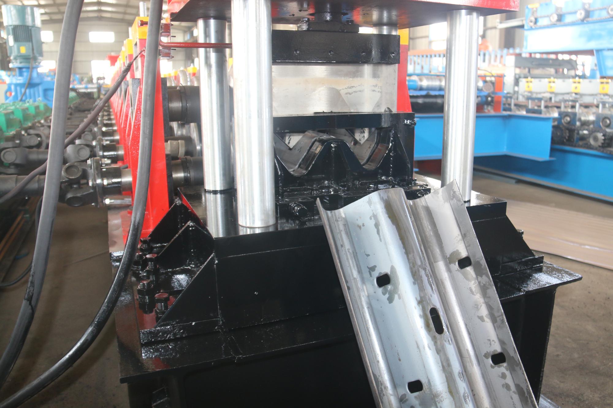 5T Highway Guardrail Roll Forming Machine 5m/min 15KW