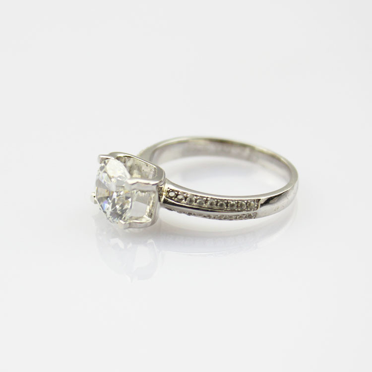 Sterlilng Silver Engagement Ring with 7mm Round Cubic Zirconia(F68)