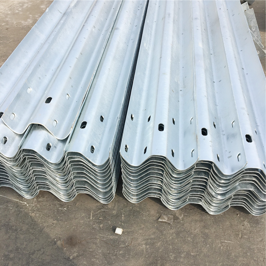Galvanized Guardrail Traffic Barrier Rails for Outdoor Security and Traffic Management