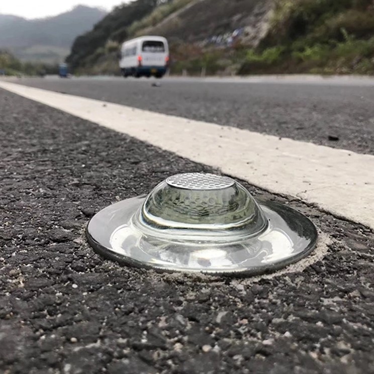 Road Safety Stud for Improved Traffic Safety Solar Glass Cat Eye Road Stud on Sale
