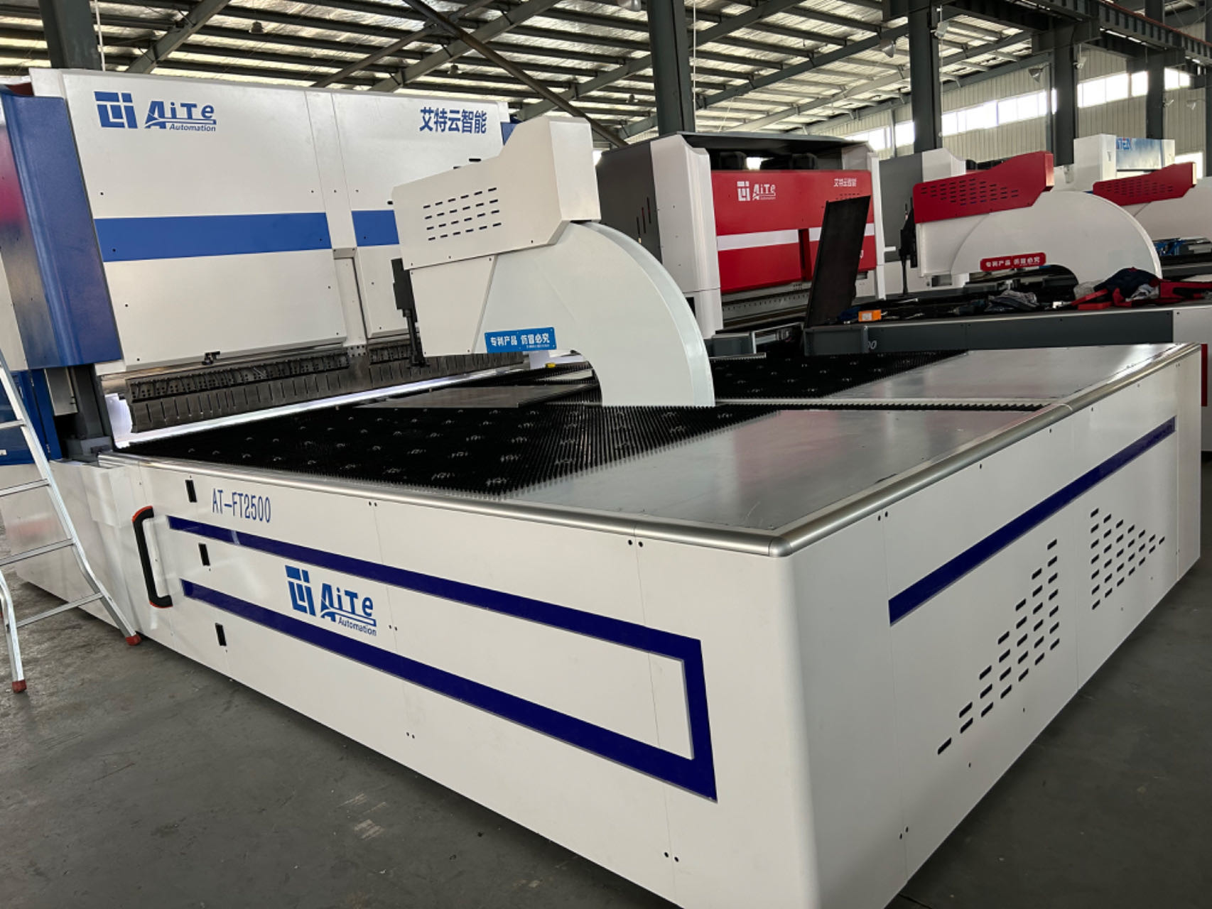 Carbon Steel Flexible Bending Center 2500mm Sheet Metal Panel Benders