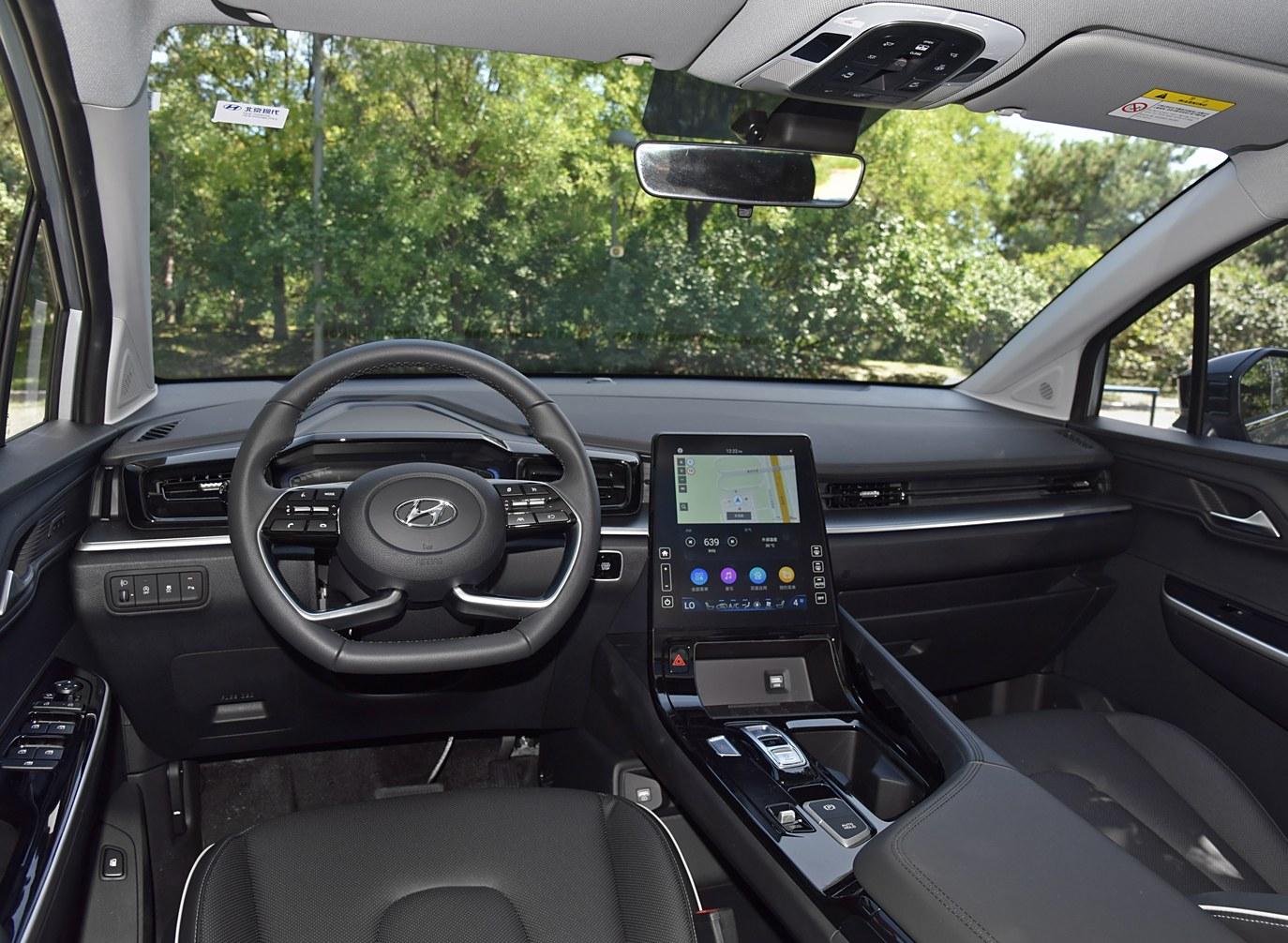 Beijing Hyundai Custo 2024 Model 270TGDi LUX Edition 5 Door 7 Seaters MPV 1.5T 170hp L4 Front Suspension Macpherson