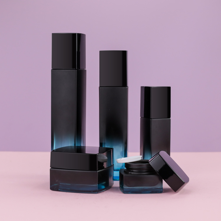Liquid Foundation 30ml 60ml Cosmetic Packaging Set Black Frosted With Pump