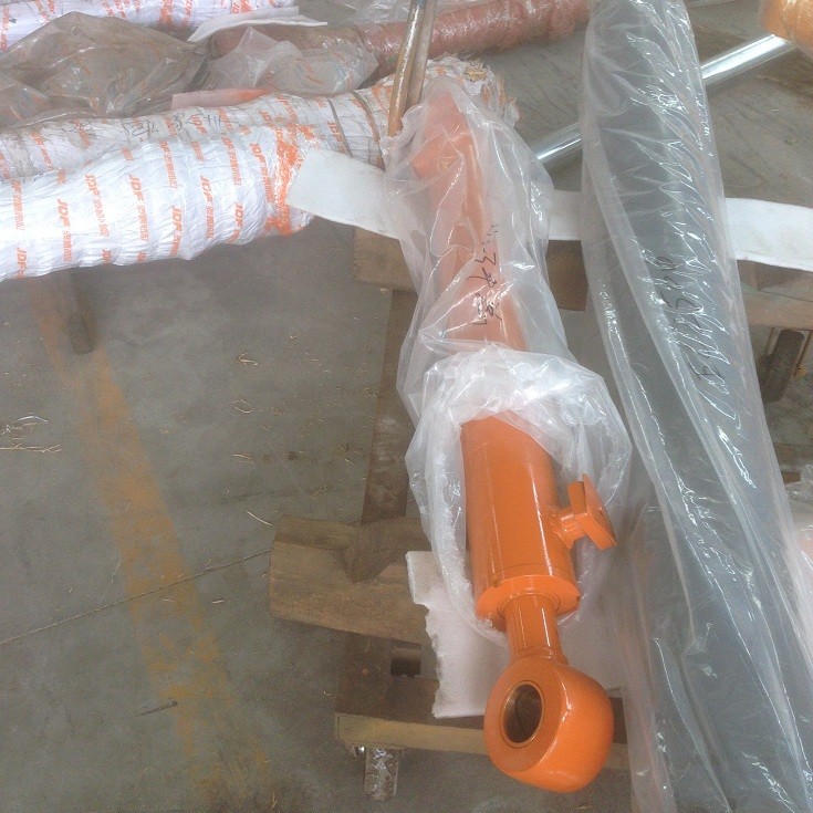 Hitachi EX60-3 bucket hydraulic cylinder