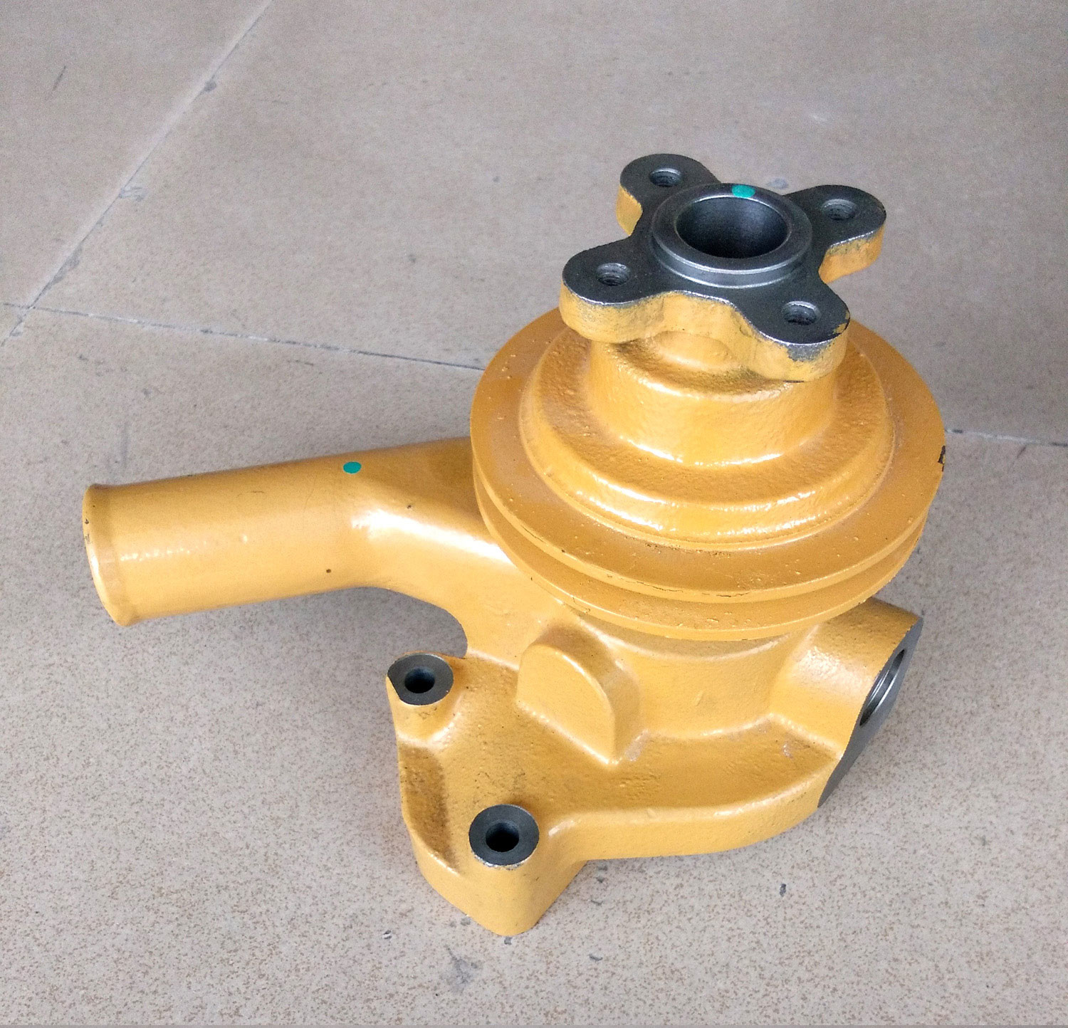 Yanmar 3D94 3TNE94 Water Pump PC40 3D94 3D94-2A 6144-61-1301
