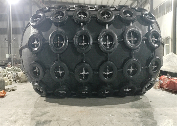 Black 2000x4000mm Pneumatic Rubber Fender With Chain And Tire Net 50kpa For Boat