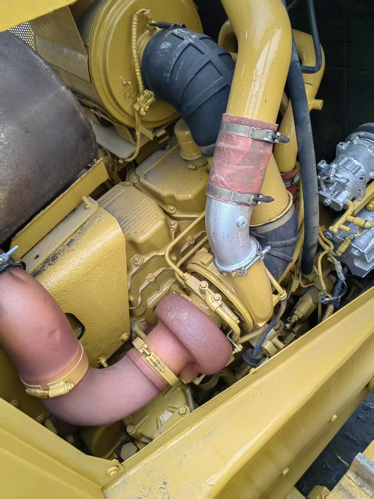 Used CAT D8T Bulldozer Caterpillar D8T Dozer 231 kW Engine Power