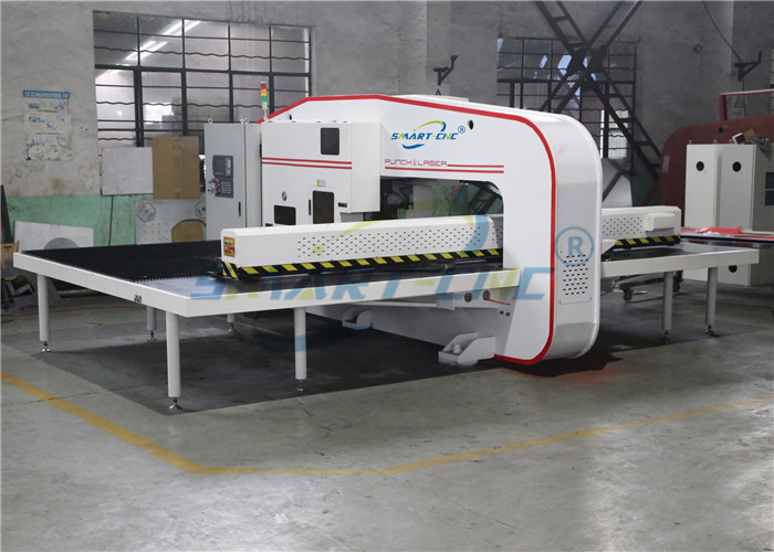 Hydraulic CNC Turret Punching Machine , Full Automatic Hole Punching Machine