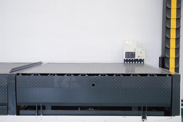 Cheap High Performance Air Bag Dock Leveler , Safe Airbag Lifting Load Dock Leveler for sale