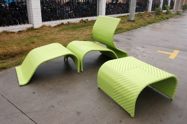 Experience the Perfect Outdoor Lounging with Our 100% Handwoven Aluminum Frame Rattan Fabric Sun Lounger