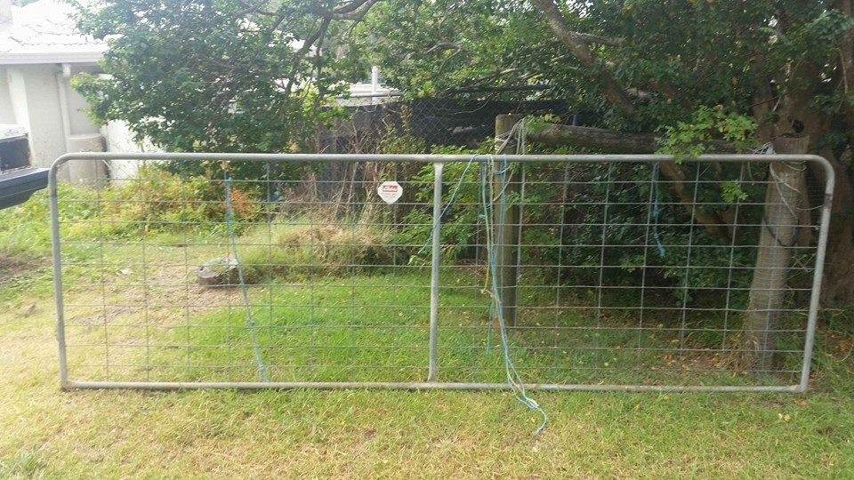 10ft General Purpose Farm Gate Horse Cattle Sheep Yard Panels". Victoria "