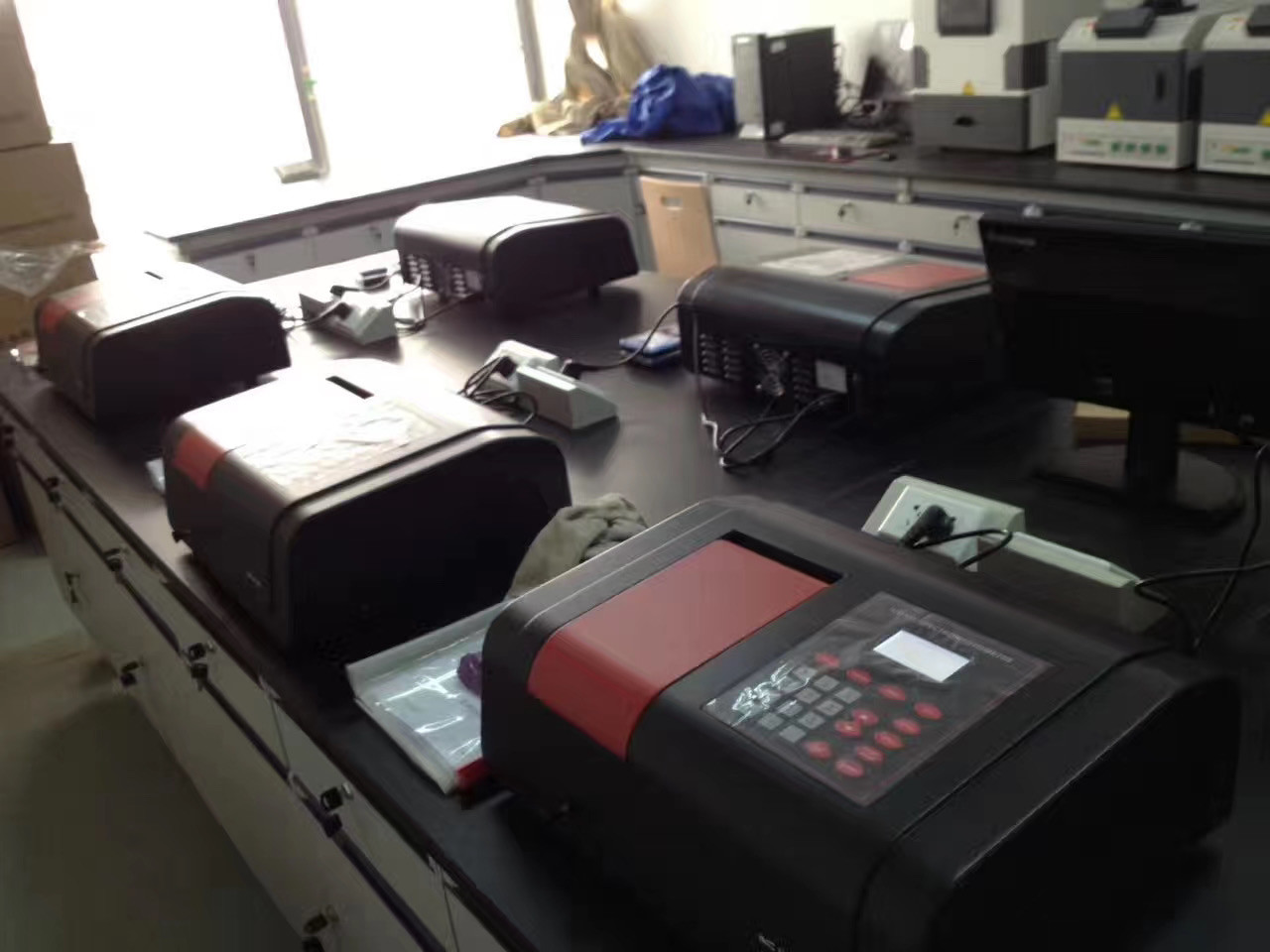 Laboratory Touch Screen Dual Beam Spectrometer 190 Nm To 1100 Nm 2 Nm