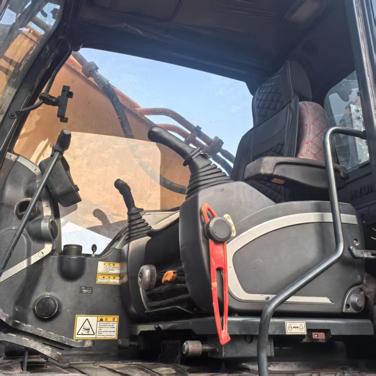 Used Hyundai 520L-9VS Excavator High-Performance Affordable Export From China