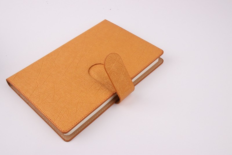 Notebook oil side paperback with buckle