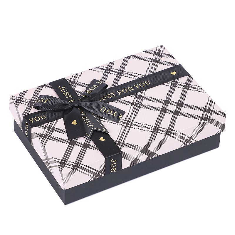 Fashionable Top Grade China Wholesale Custom Logo Packaging Boxes Luxury Lid and Base Paper Carton Box with Ribbon Bow-Tie for Wedding Gift