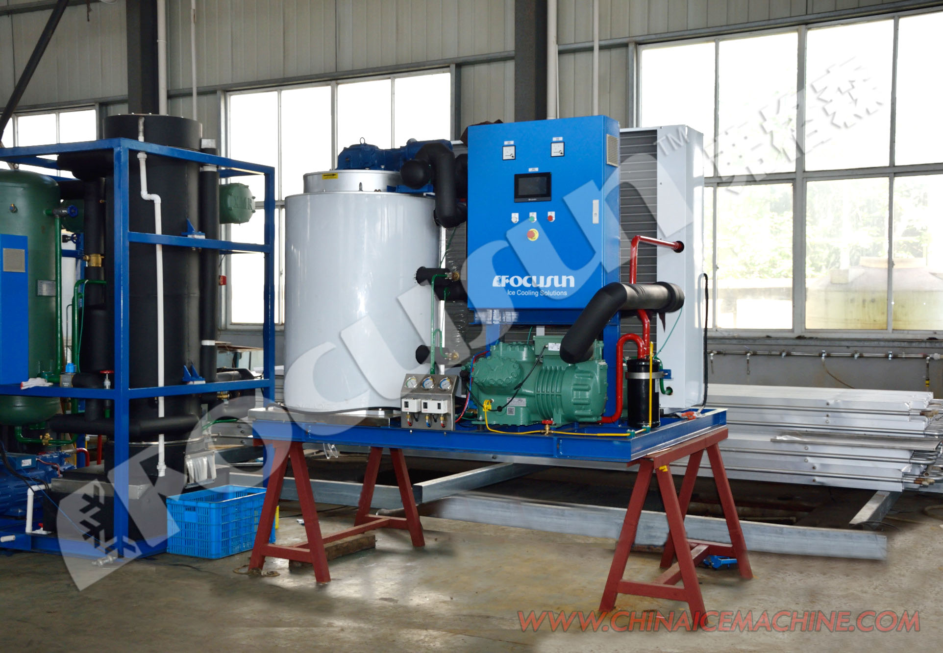 5T Flake Ice Machine for Seafood Cooling Provided Video Inspection Ice Storage 0.5T-30T