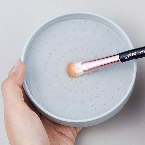 Compact Persian Violet Daily Makeup Brush Cleaner No Hurting Hands