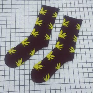 Quality Fashion 420 Lifestyles Mens Sports Socks Street Hip Hop Skateboard Ins Hemp Leaf Design wholesale