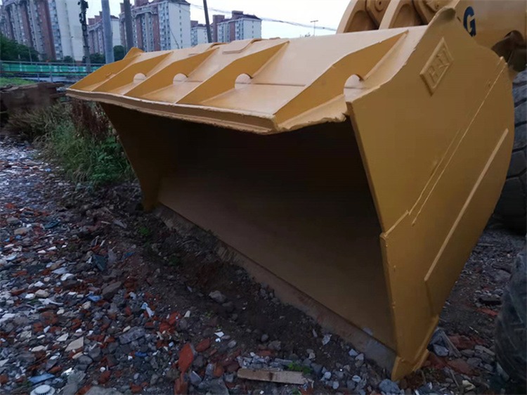 Japan's Popular 30 Ton Wheel Loader Caterpillar 980G at Low Hours