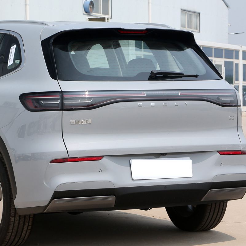 320Nm Maximum Torque Geely Galaxy E5 Car EV 2024 Adult Chinese Sport Electric Cars Vehicle with Fast Charging Time of 0.33