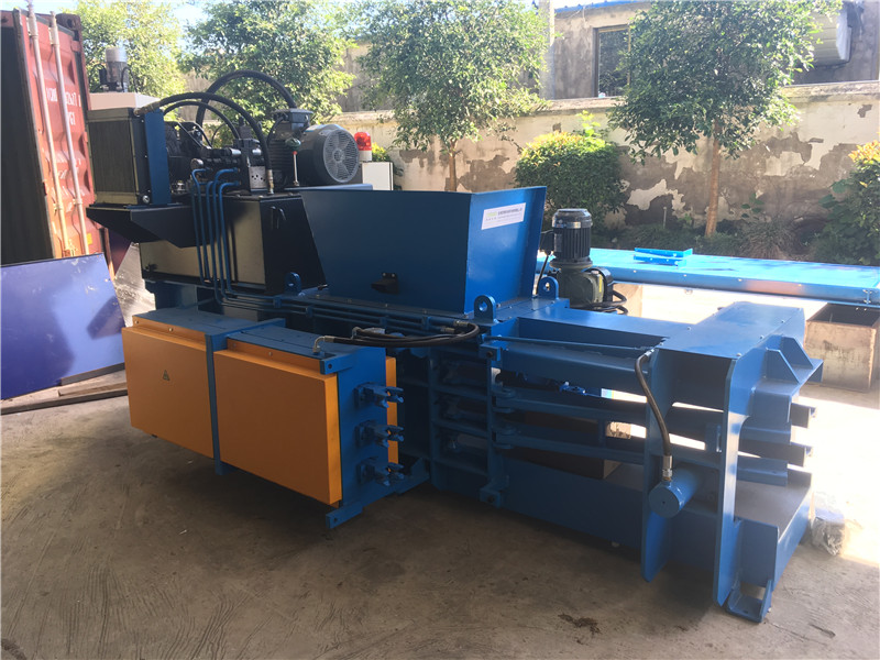 Plastic horizontal waste straw baler/compactor machine