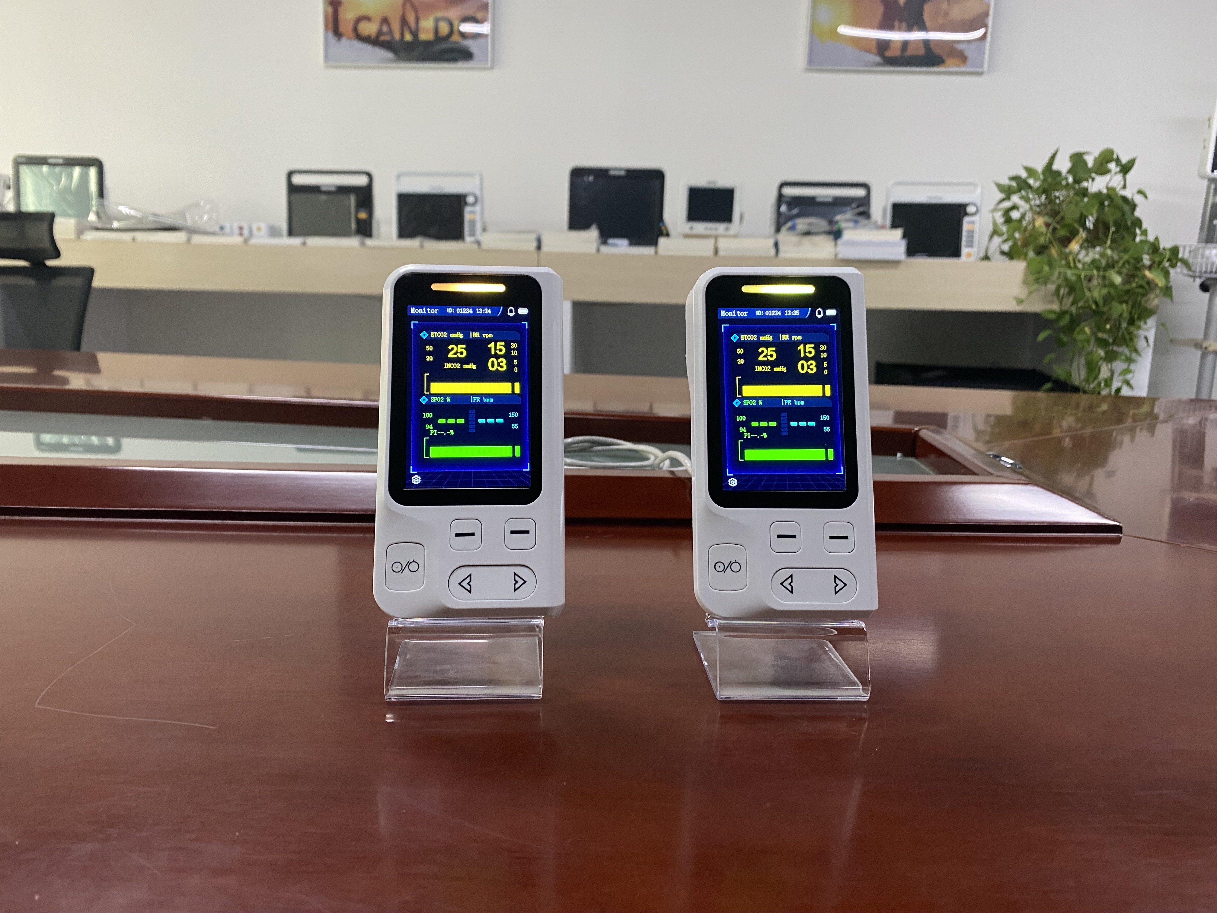 3.5 Inch TFT LCD Handheld Pulse Oximeter For Monitoring EtCO2 And SPO2