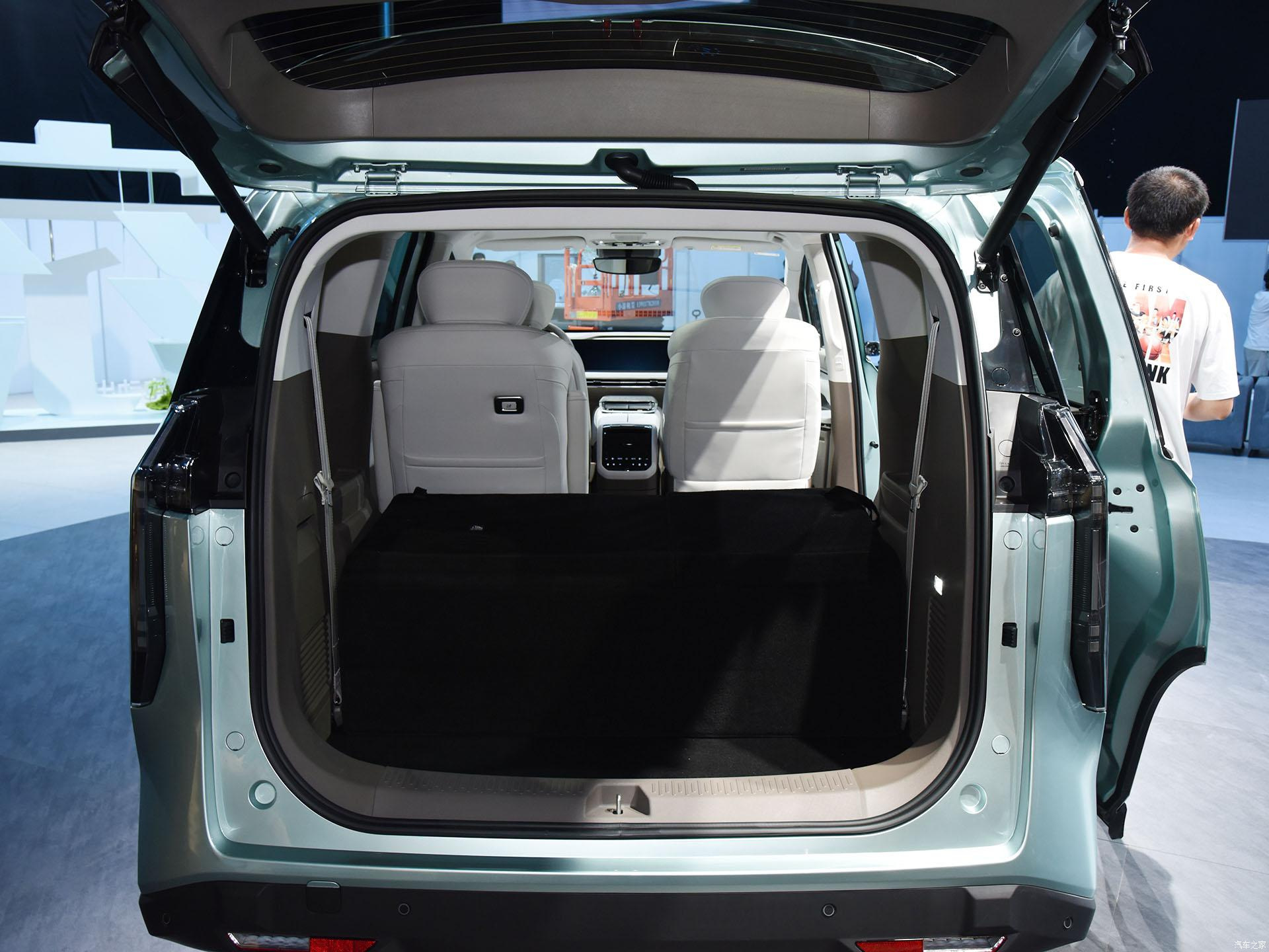 4907*1885*1768mm Maxus Mifa 7 Pure Electric 7 Seater Mpv Second Hand Car for Business Needs Left Hand Drive