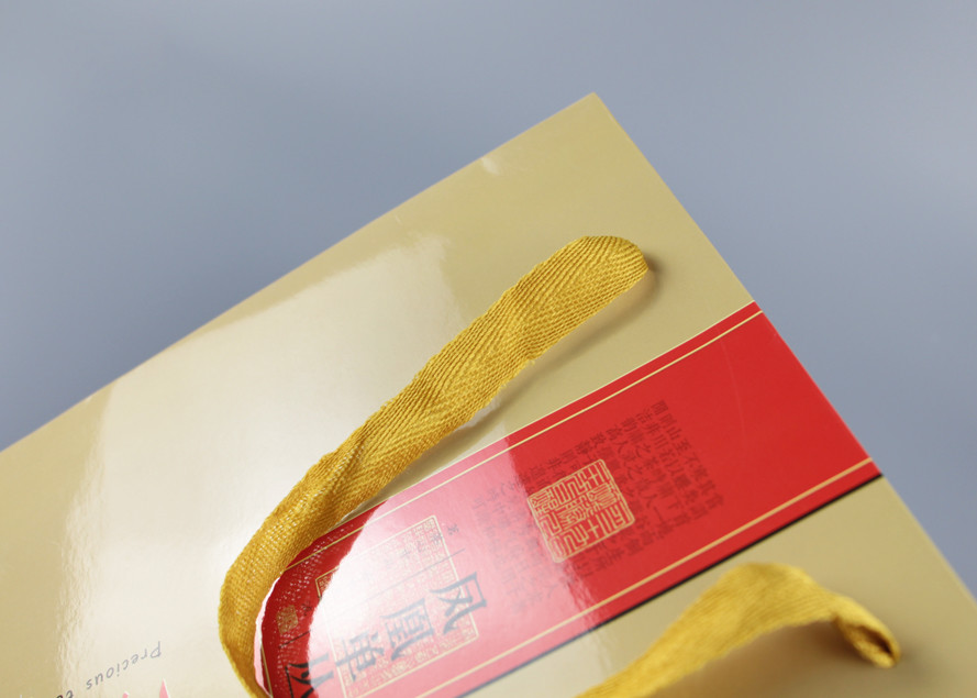 Glossy Laminated Premium Paper Shopping Bags With Cotton Tape Handles