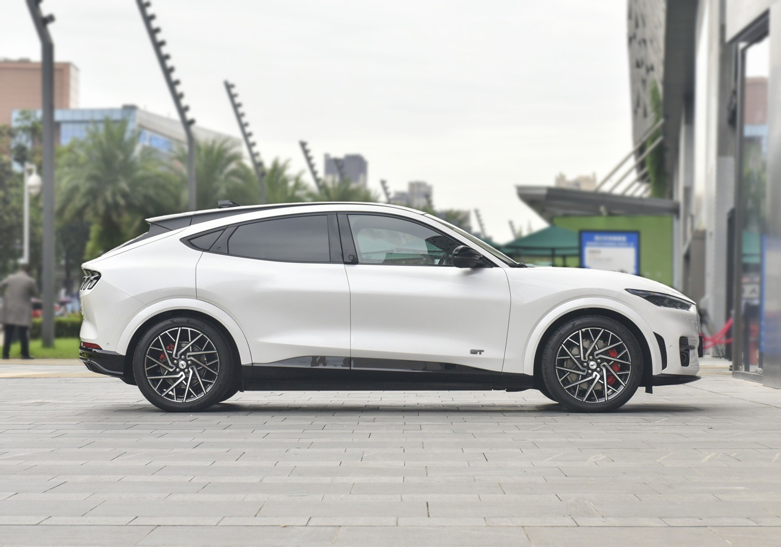 high speed electric car new cars personal made in china Ford Electric 2021 GT electric automobile high speed