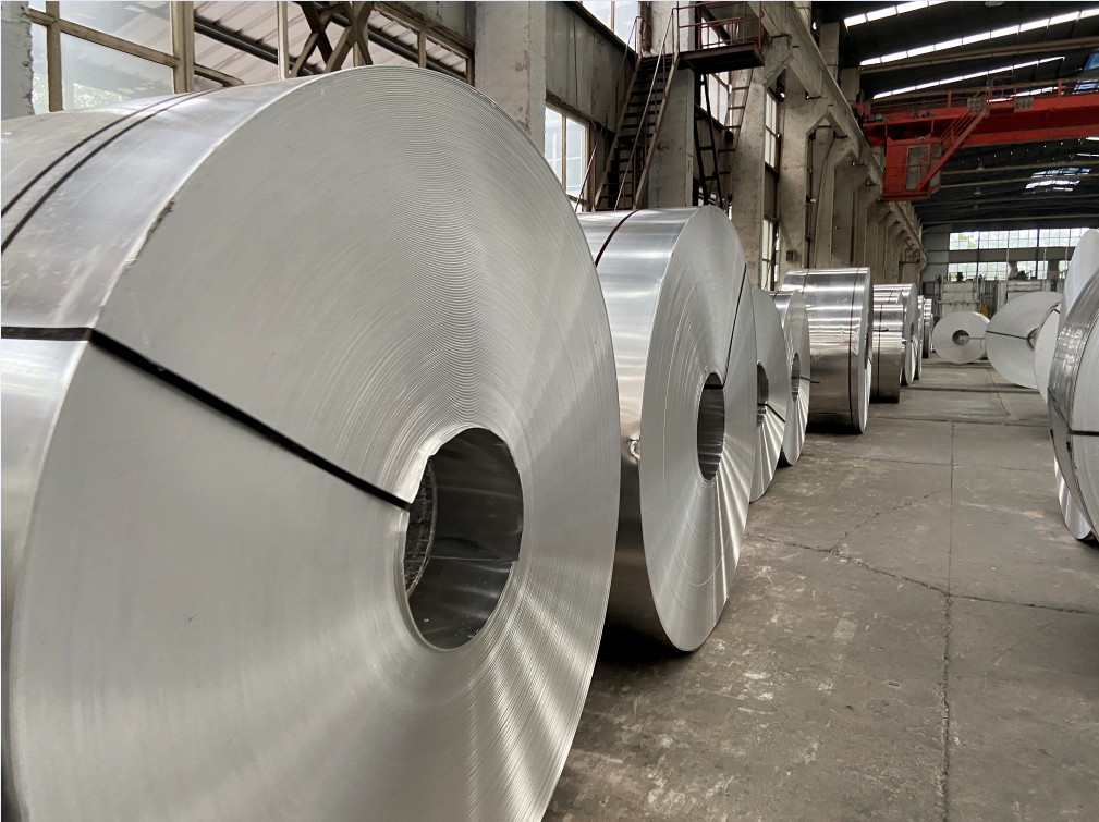 Manufacturers straight hot rolling 3003 kitchen utensils painted aluminum roll quality is good