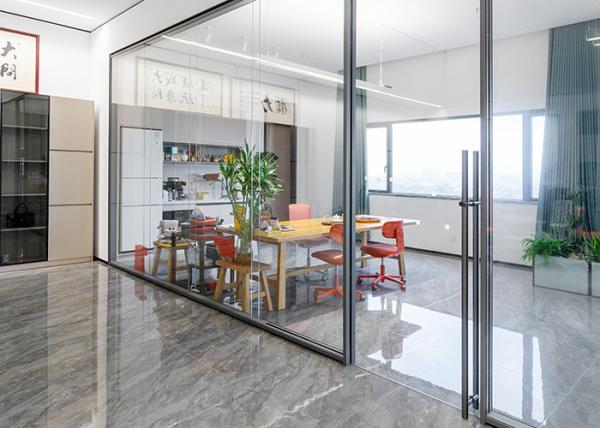 Fully Transparent Frameless Glass Partition Soundproof Wall With Tempered Glass