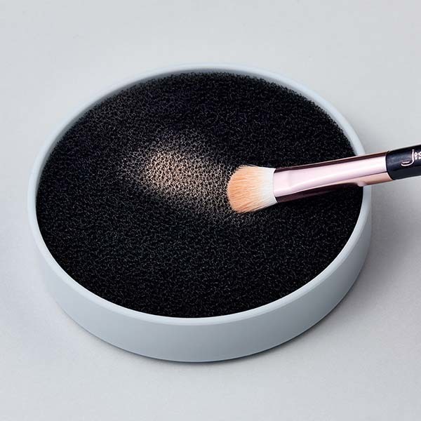 Compact Persian Violet Daily Makeup Brush Cleaner No Hurting Hands