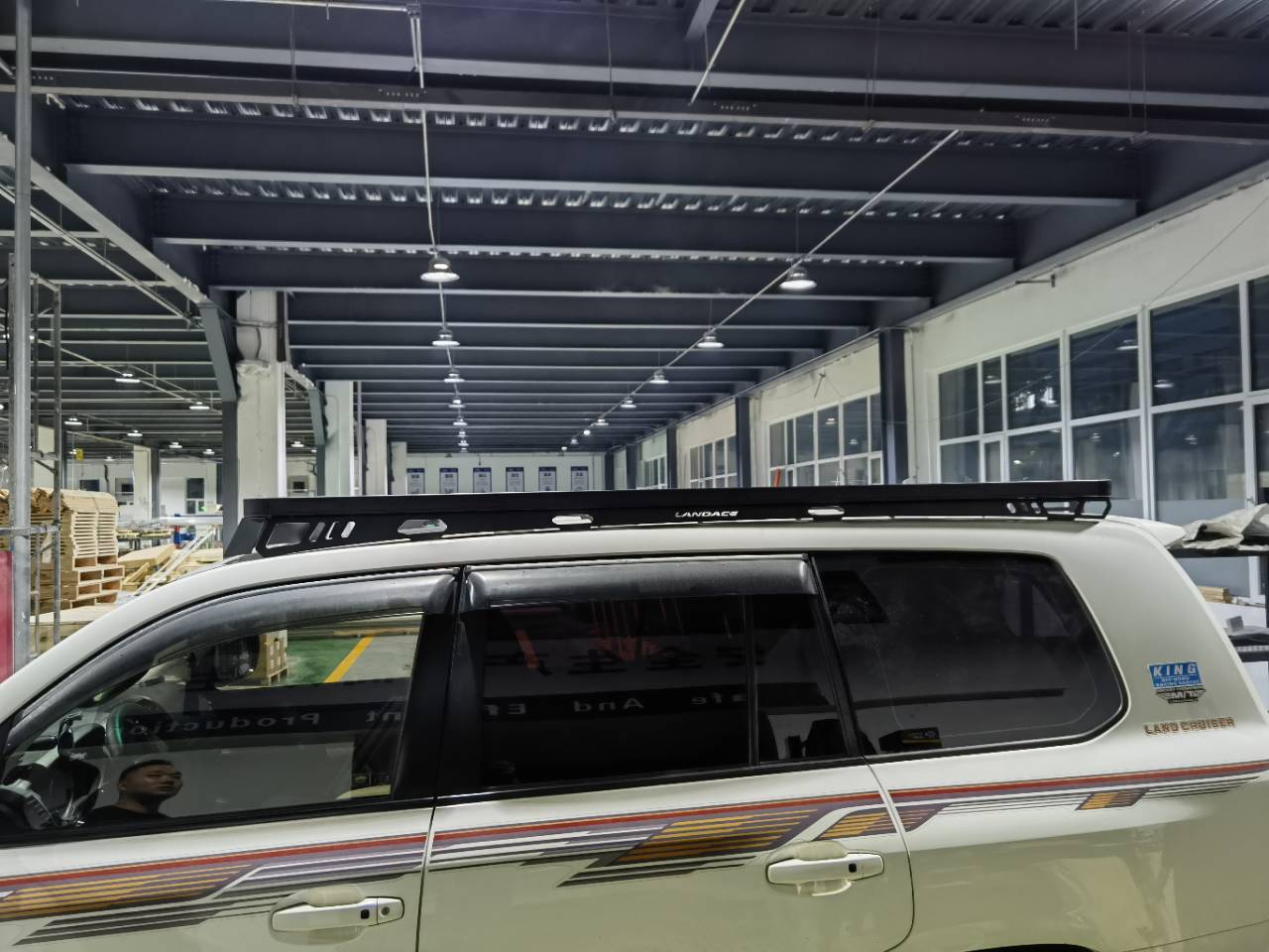 Upgrade Your LC200 with This Aluminum Alloy Roof Rack Install Instructions Provided