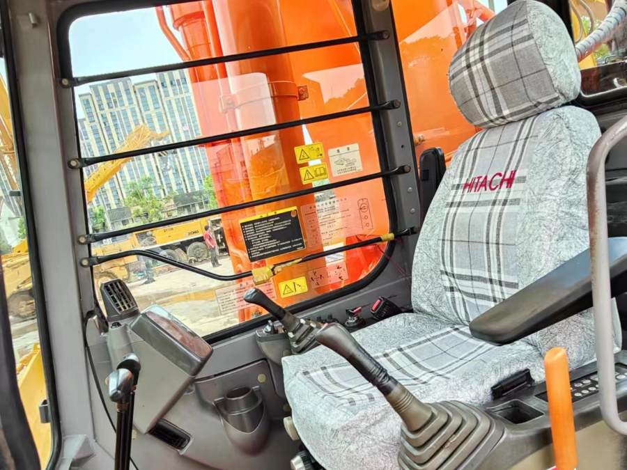 Hitachi ZX450 Excavator Cab