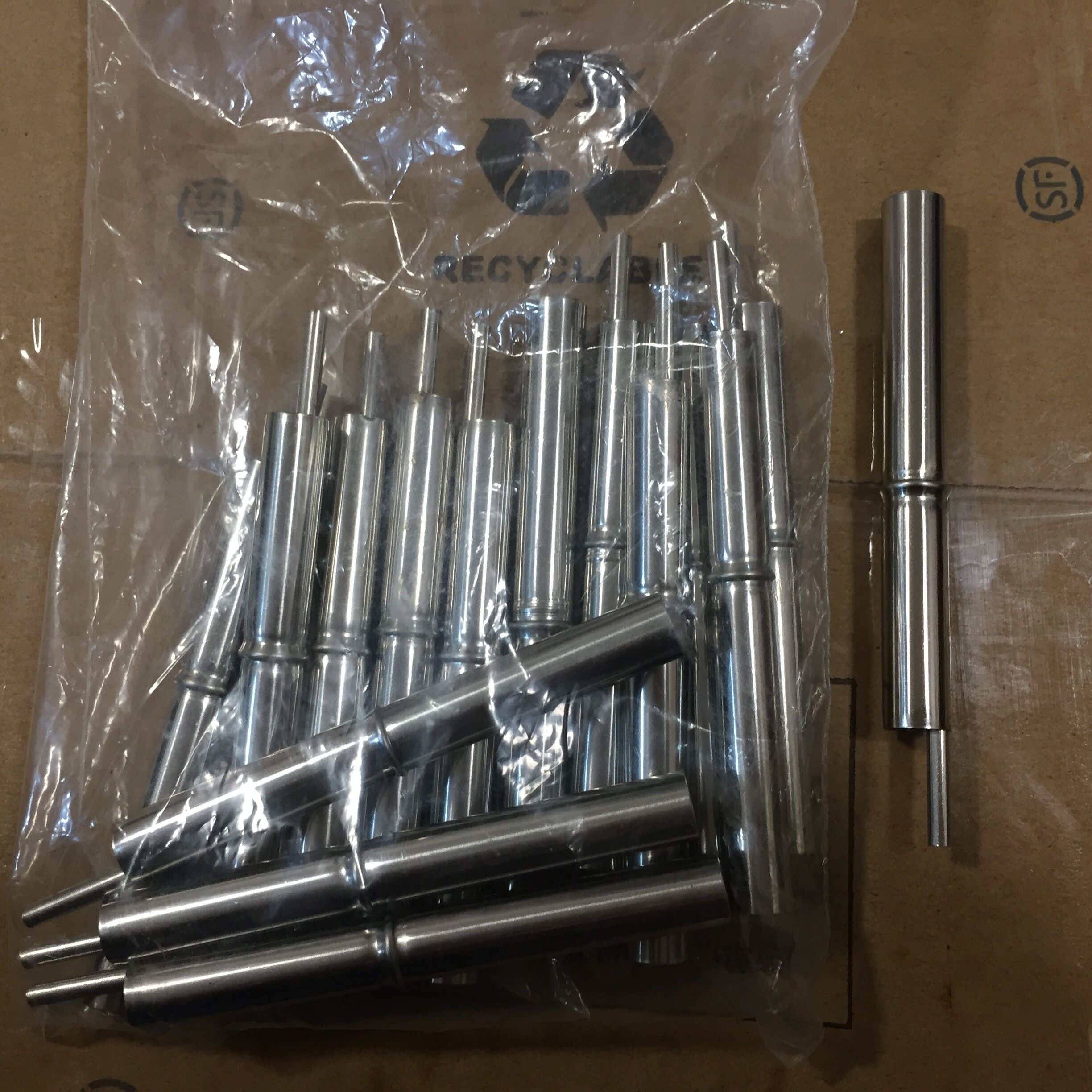 Hot Sale Cork Stainless Steel Oil/Wine Pourer with Cork Stopper, Good Quality and Competitive Price