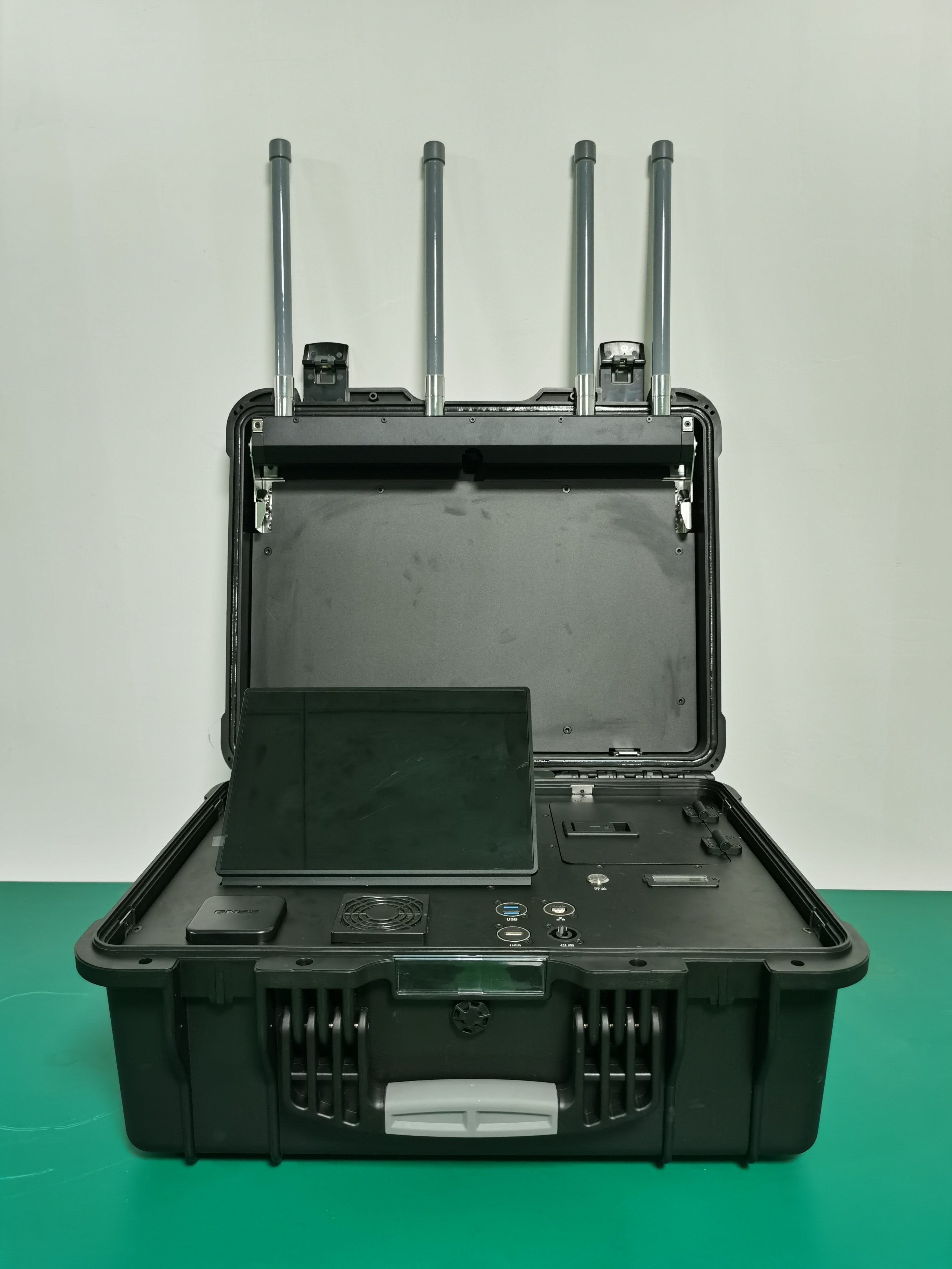 Handheld Suitcase Drone Signal Detector Positioning Jammer System 5.8G